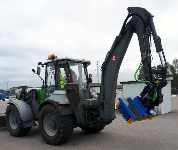 Brush-on-Backhoe_19fb4ef5-94c9-4f6d-a0fc-3573805ba901.webp Brush-on-Backhoe_19fb4ef5-94c9-4f6d-a0fc-3573805ba901.webp